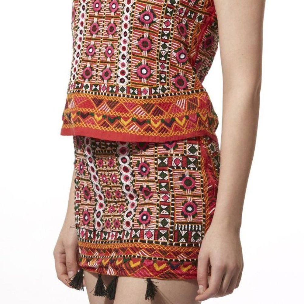 NEW Embroidered Pia Pauro mini skirt